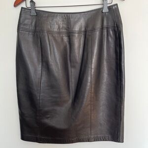 Danier Elegant Black Brown Leather Skirt Size M